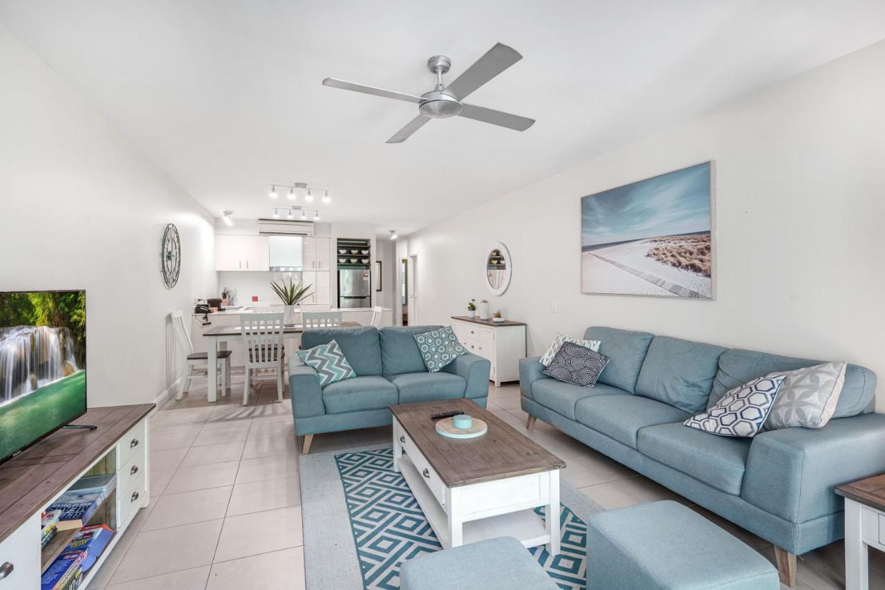The Beach Club Premium Private Apartments Палм Коув Екстериор снимка