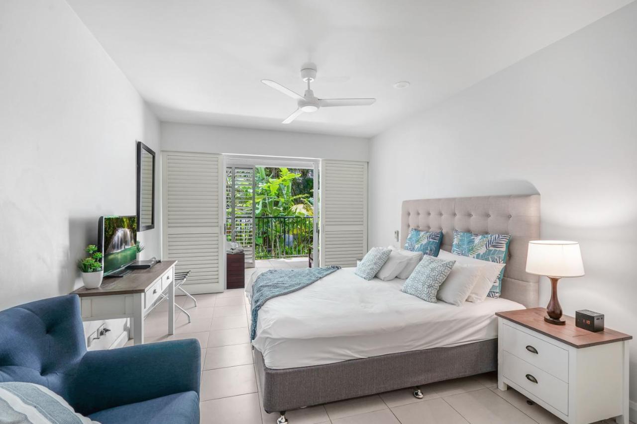 The Beach Club Premium Private Apartments Палм Коув Екстериор снимка