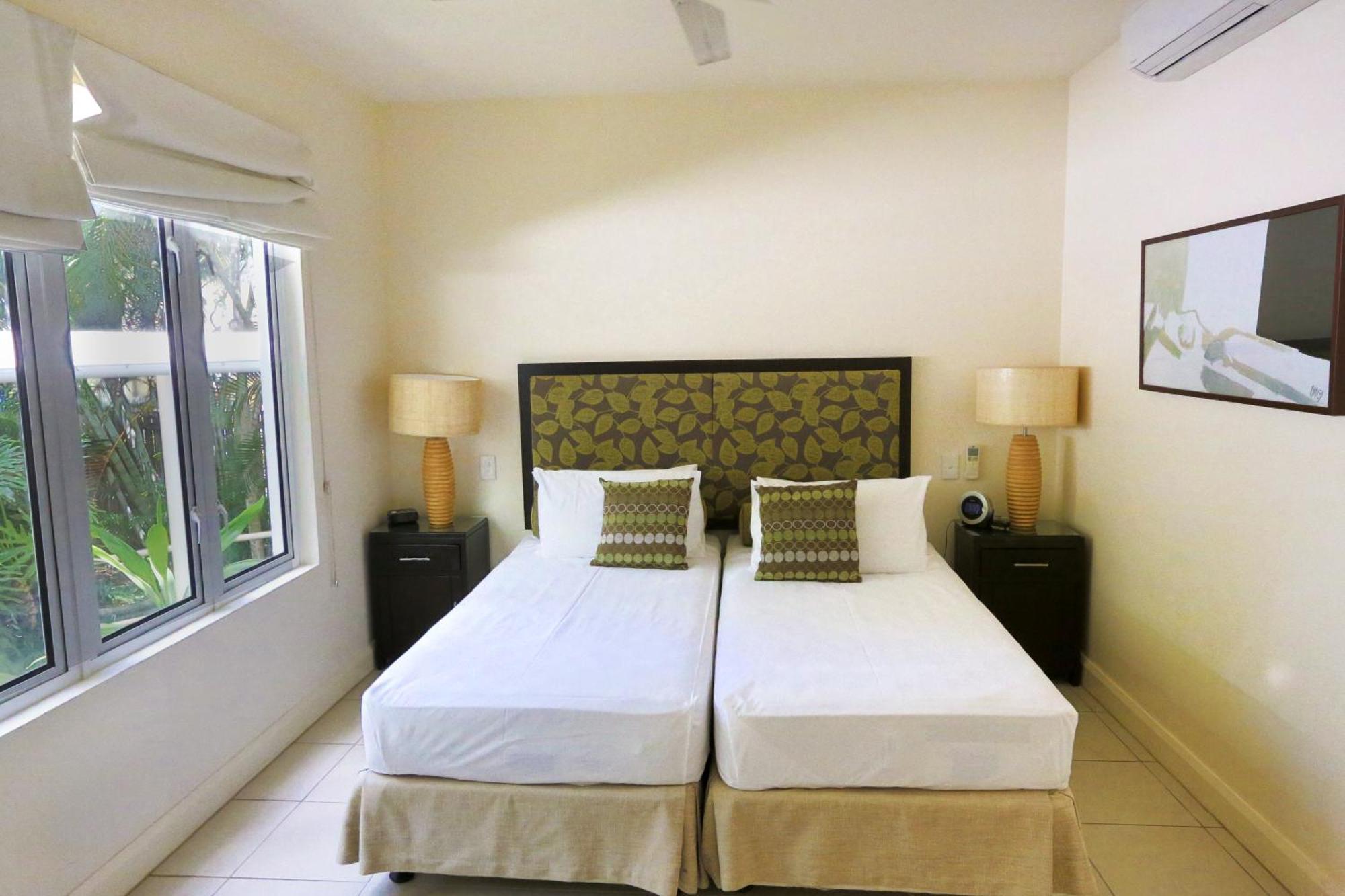 The Beach Club Premium Private Apartments Палм Коув Екстериор снимка