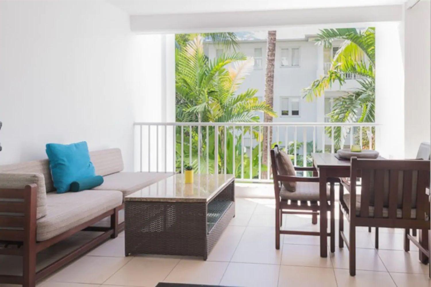 The Beach Club Premium Private Apartments Палм Коув Екстериор снимка